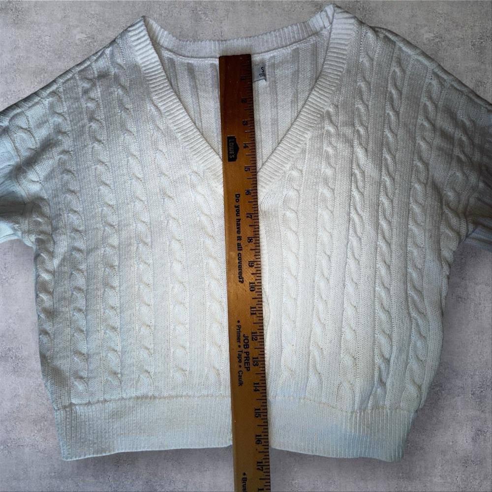 Hollister Cropped V Neck White/Cream Cardigan Size Small S Long Sleeve Knit - Picture 4 of 9